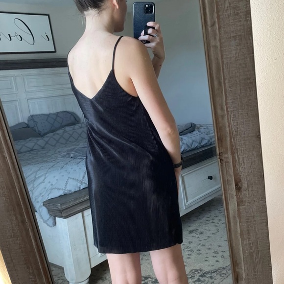 Ribbed Black Dress - Picture 5 of 5